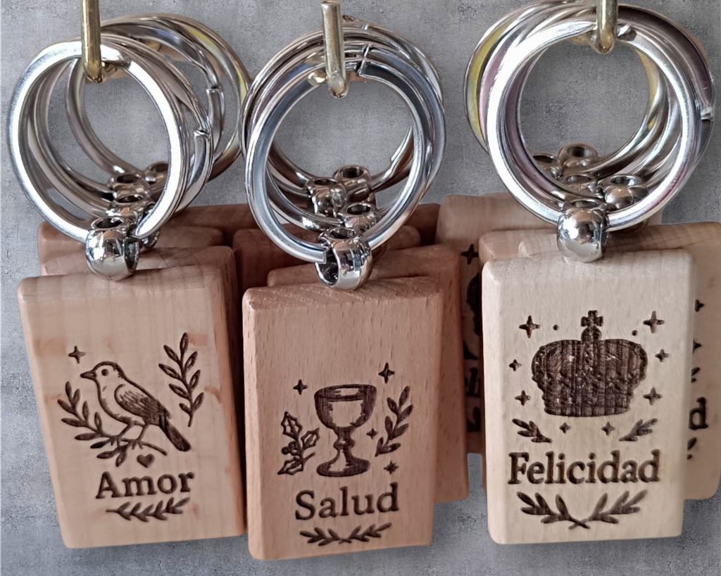 Llaveros variados
