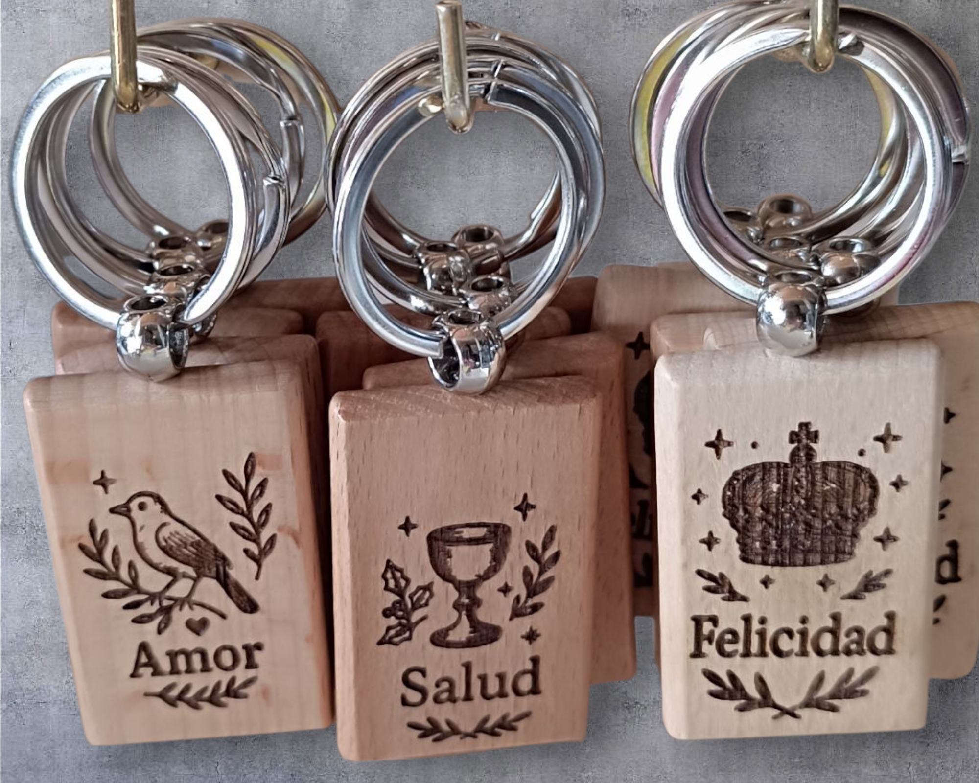 Llaveros variados
