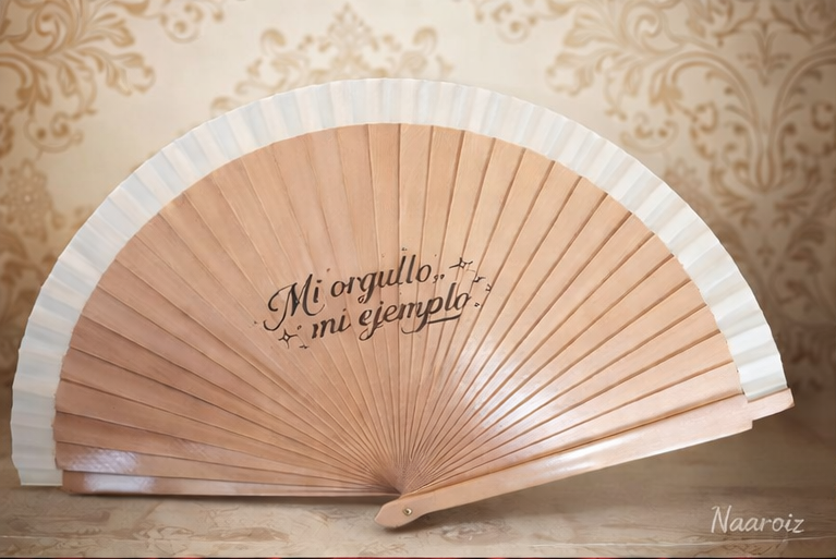 Abanico de Madera Grabado con Láser · Diseño Personalizado